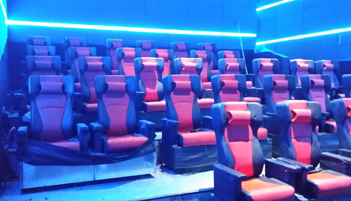 甘洛球幕影院六自由度4D动感座椅